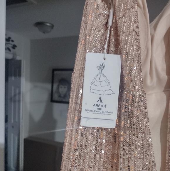 Sequin dress - Picture 1 of 6